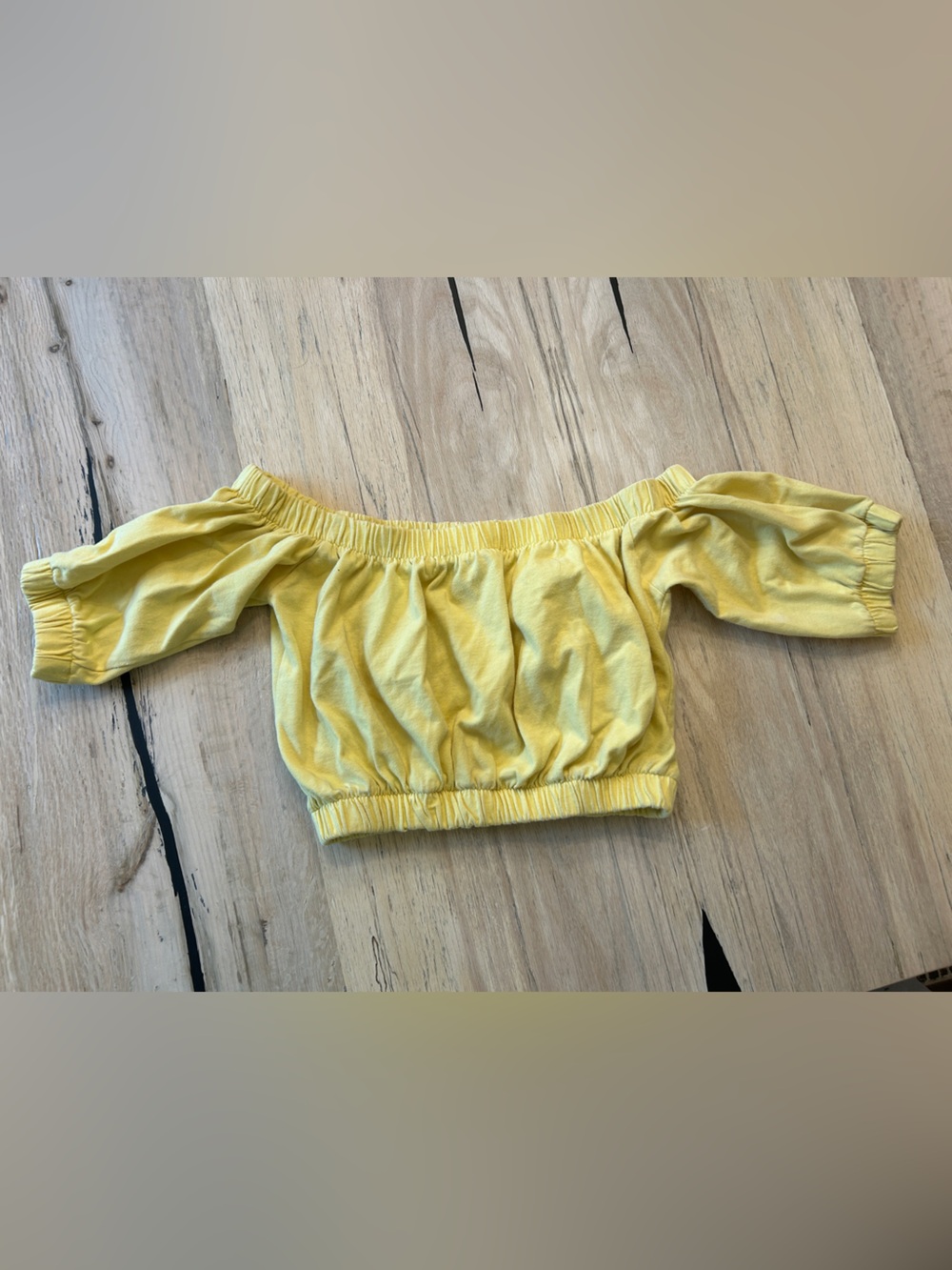 VINTAGE 80’s Women’s Yellow Off-Shoulder Crop Top